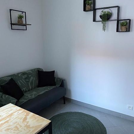 Charmant Appartement A Theme Proche Paris Montreuil  Zewnętrze zdjęcie