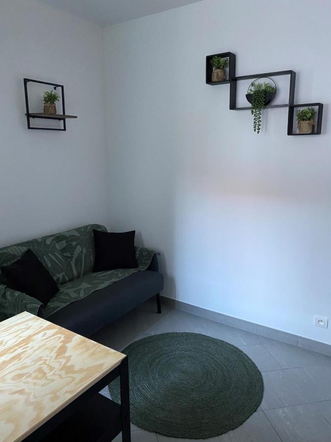Charmant Appartement A Theme Proche Paris Montreuil  Zewnętrze zdjęcie